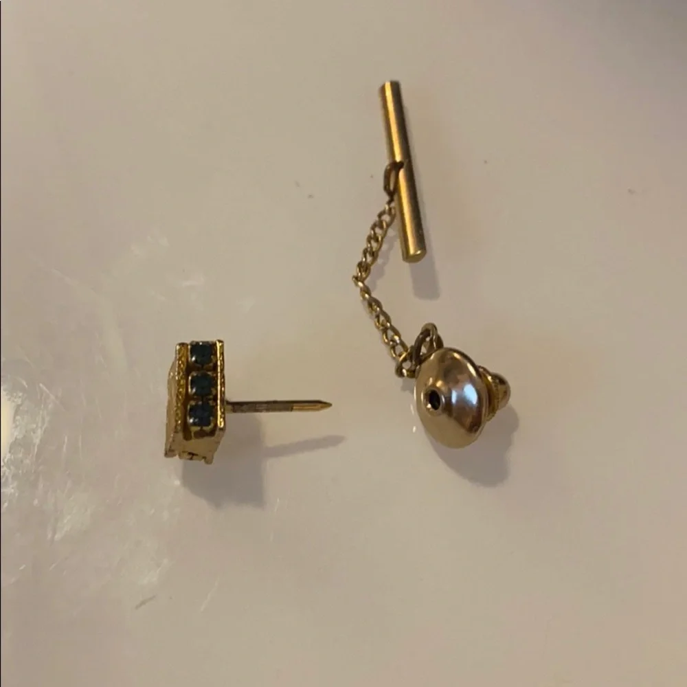 Vintage gold toned‎ cuff links with matching pin
